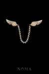 MEN-202400075-Wings-L-Chain-Pin-18k-Yellow-Gold