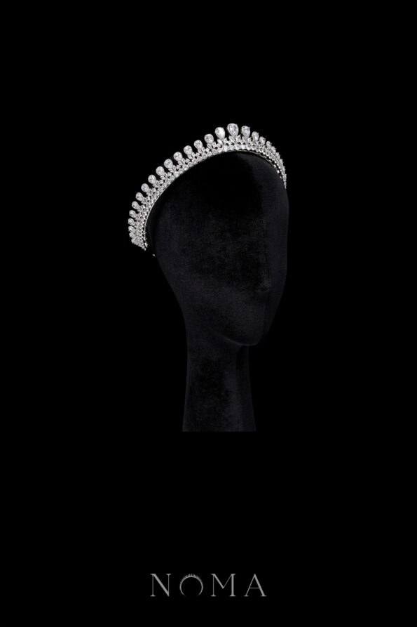 WDC-202500001-Extravagant-Pear-Crown-Rhodium-White-Gold-White-Diamond-1