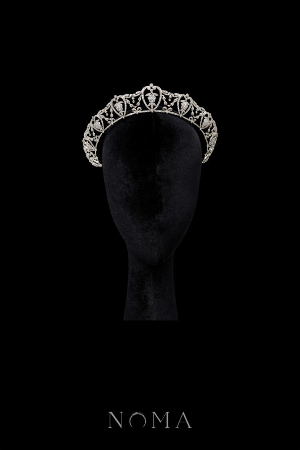 WDC-202500002-Curved-Vinery-Crown-Rhodium-White-Gold