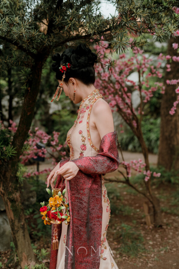 FLR-202500008-VA-Silken-Palace-Scenery-Wooden-Hairpin-Gold-Red-3