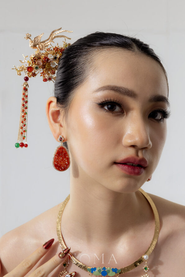 JJW-202400002-Superior-Oval-T-Carved-Rounded-Teardrop-Small-Jade-Earrings-18k-Yellow-Gold-Red-Jade-1