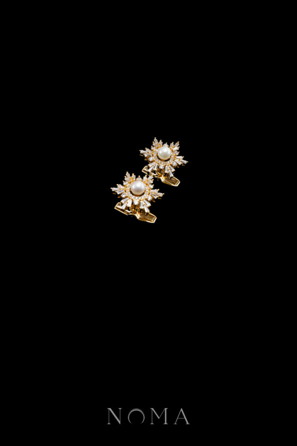 MEN-202400045-Snowflakes-Pearl-Cufflinks-18k-Yellow-Gold-1