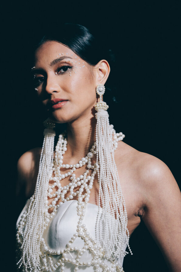 ACC-202200074-Pearl-Ball-Fringe-Earrings-White-Silver-White-4