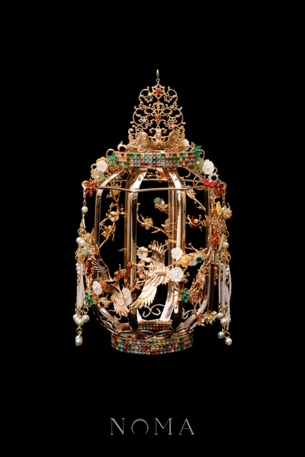 CHN-202300089-Crane-Harmony-Lantern-Gold