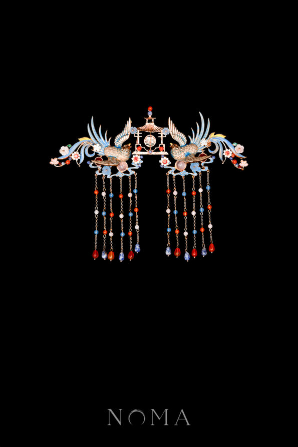 CHN-202400042-Colorful-Swallow-Pagoda-Hairvine-Gold-Blue