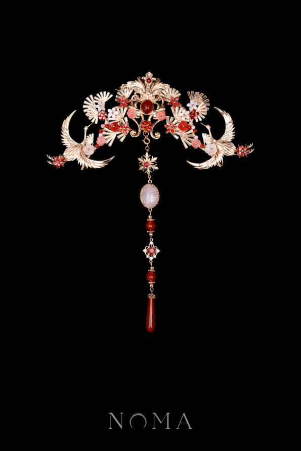 CHN-202400147-Crane-Heavenly-Painting-Haircomb-Gold-Ruby