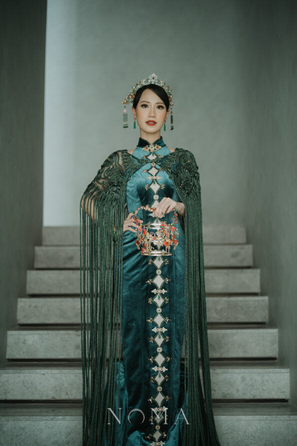 CHN-202400218-Colorful-Lotus-Scenery-Bag-Gold-2