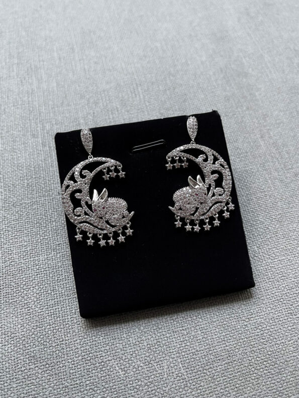 DJW-202100029-Moon-Rabbit-Earrings-Rhodium-White-Gold-1