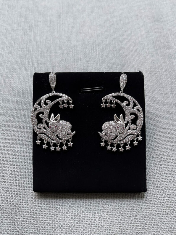 DJW-202100029-Moon-Rabbit-Earrings-Rhodium-White-Gold