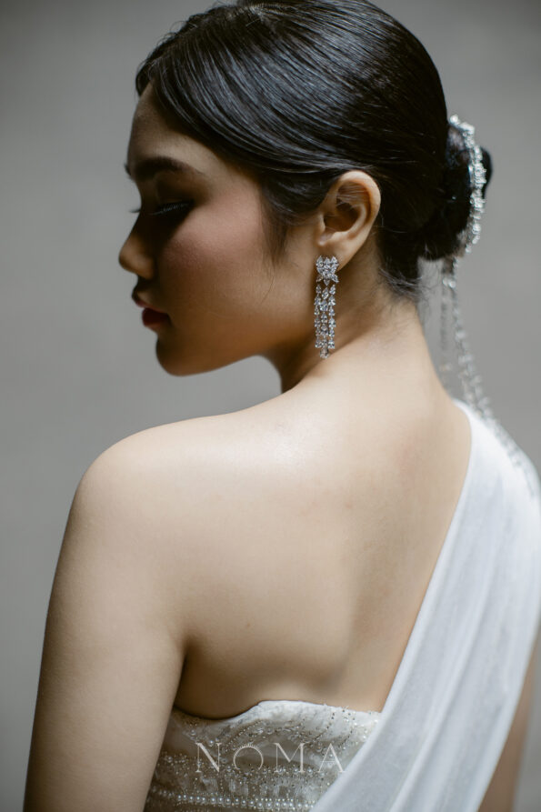 DJW-202300053-Triple-Pear-Dangling-Earrings-Rhodium-White-Gold-1