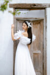 FLR-202400016-CC-Natural-Floral-Arrangement-HairvineBrooch-White-Silver-White