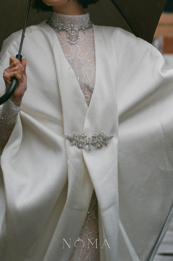 ACC-202400095-Baroque-Ornaments-Classic-Hairvine-or-Brooch-White-Gold-2