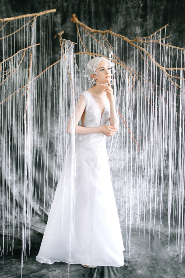 HMV-202100028-Light-Feathers-Earpiece-Set-White-Silver-2-pcs-2