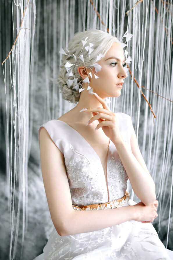 HMV-202100028-Light-Feathers-Earpiece-Set-White-Silver-2-pcs-3