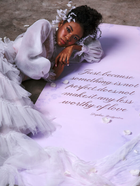 HMV-202100028-Light-Feathers-Earpiece-Set-White-Silver-2-pcs-5