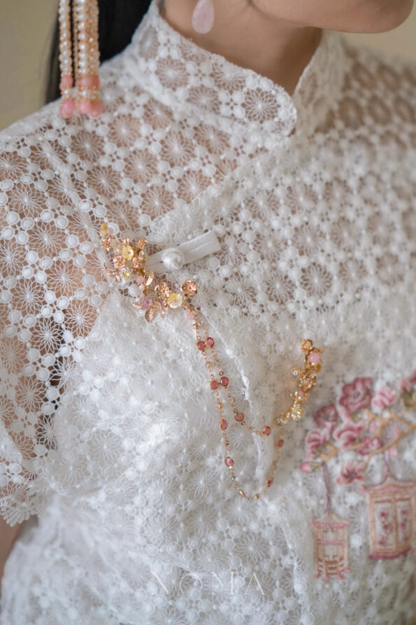 CHN-202600020-Lunar-Sweet-Branching-Chain-Brooch-Gold-Pink-1