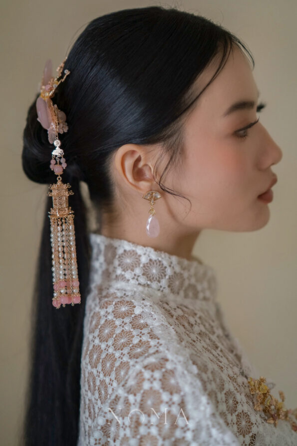 JJW-202600007-Lunar-Sweet-Faceted-Teardrop-Jade-Earrings-18k-Yellow-Gold-Pink-Jade-1